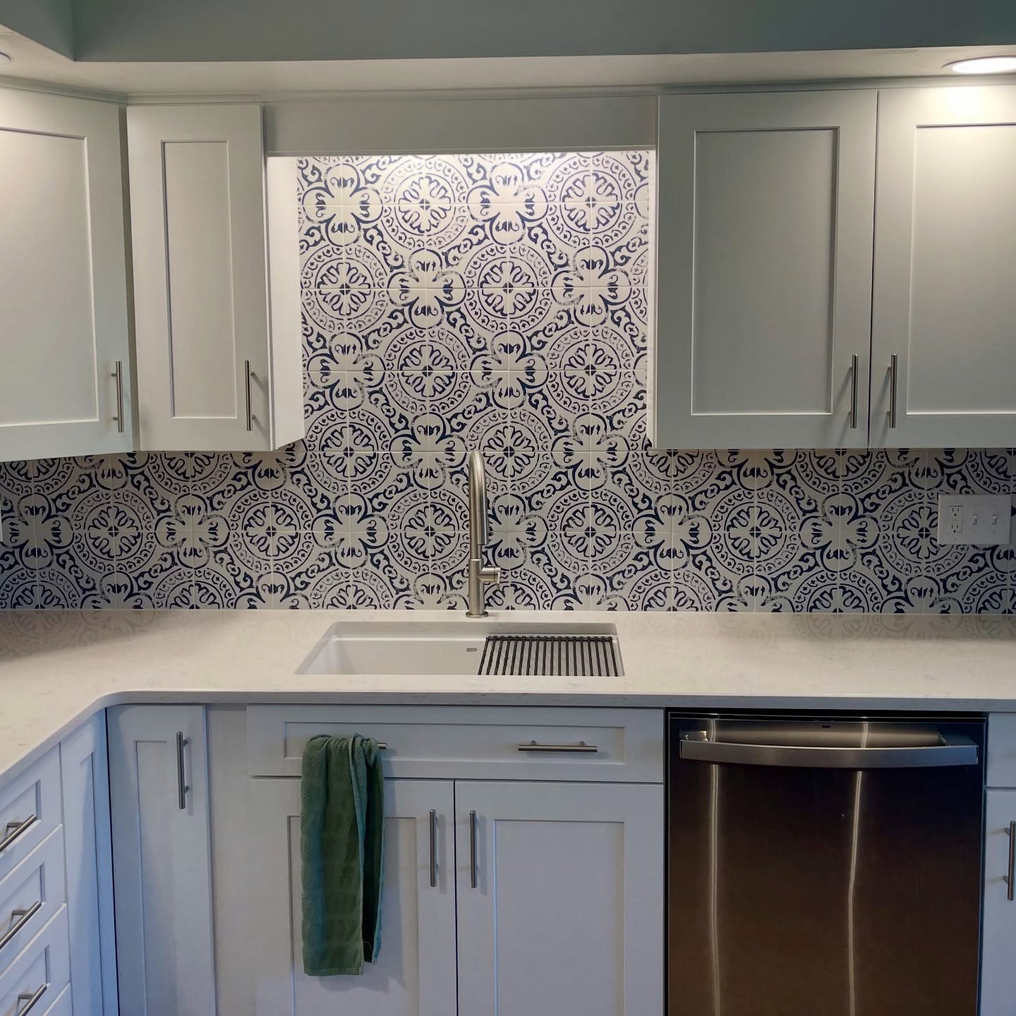 Kitchen cabinet finishes