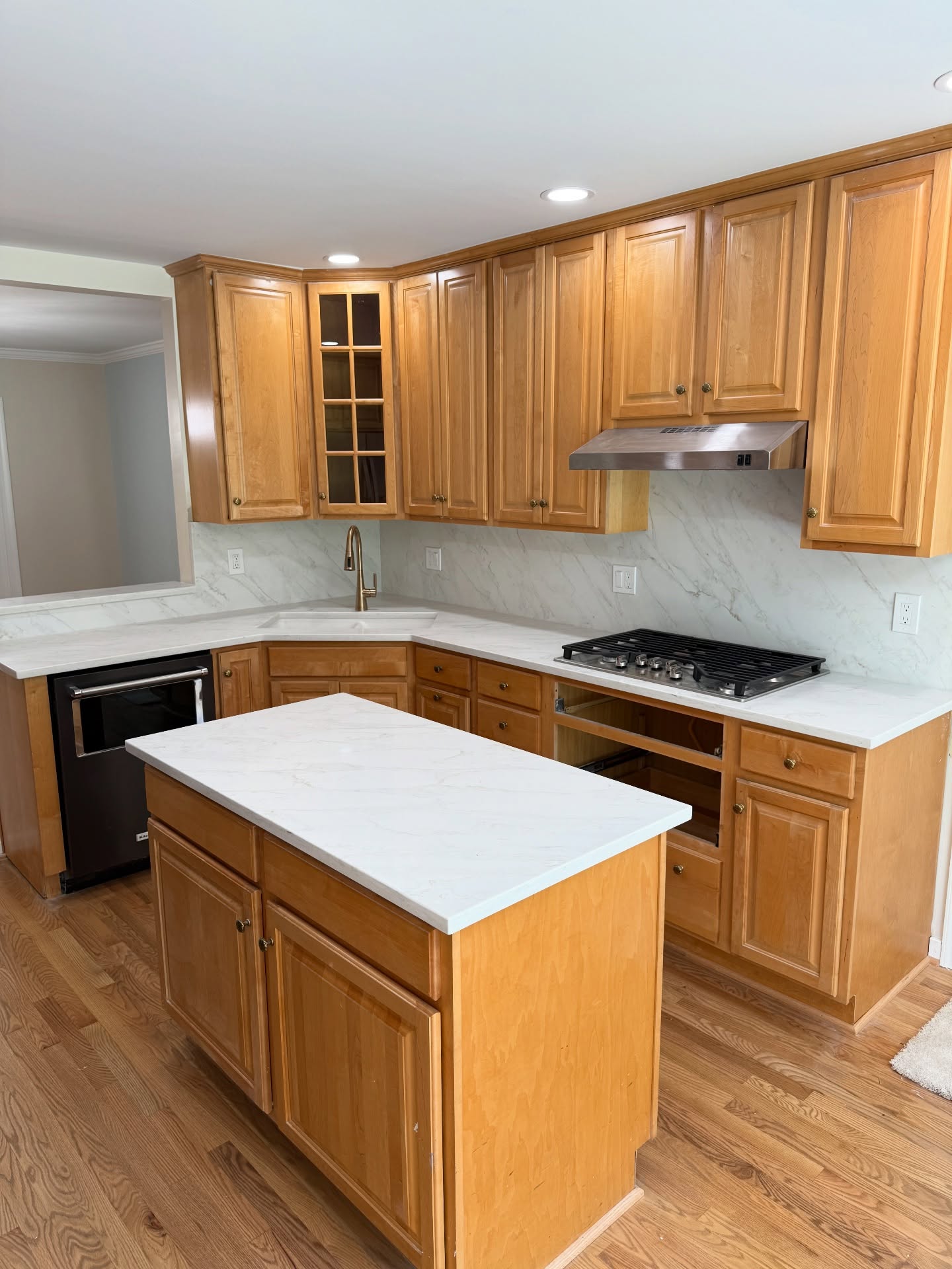 Kitchen tile flooring