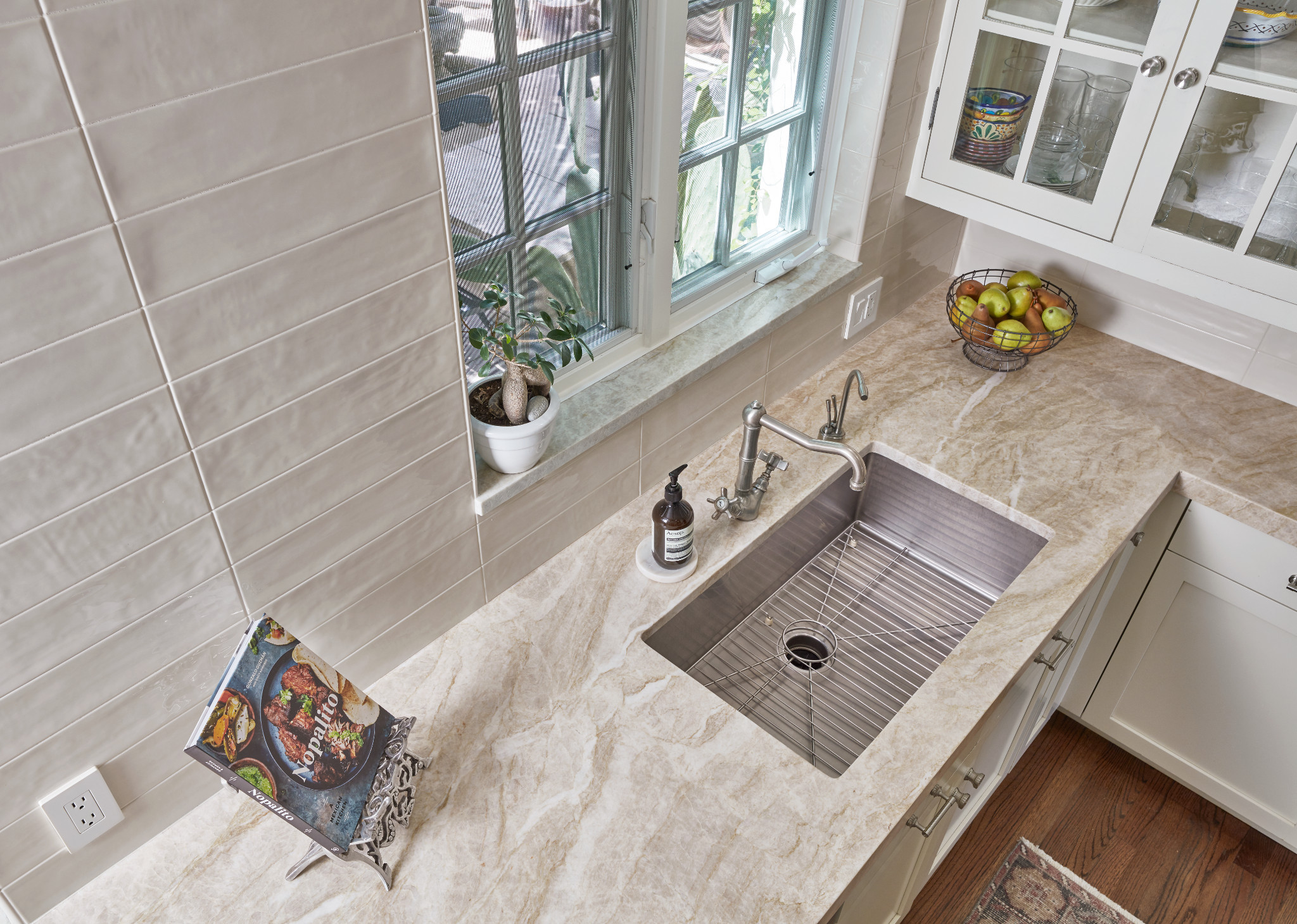 Verde kitchen countertop — Tile